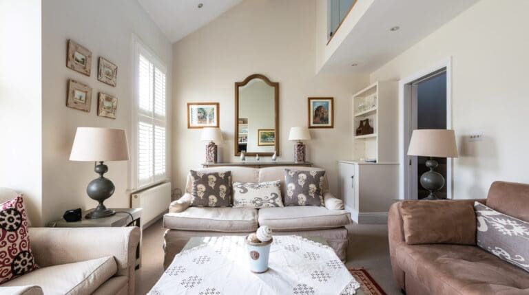 Rent Townhouse Shamrock Raintree Fulham