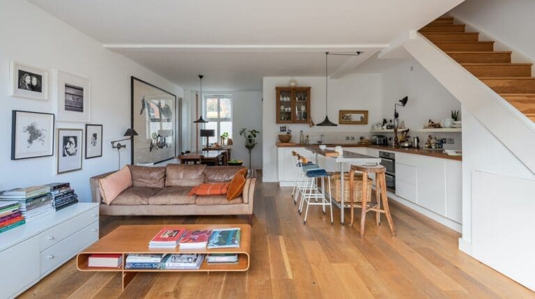 Rent Townhouse Sheen Mahogany London Fields