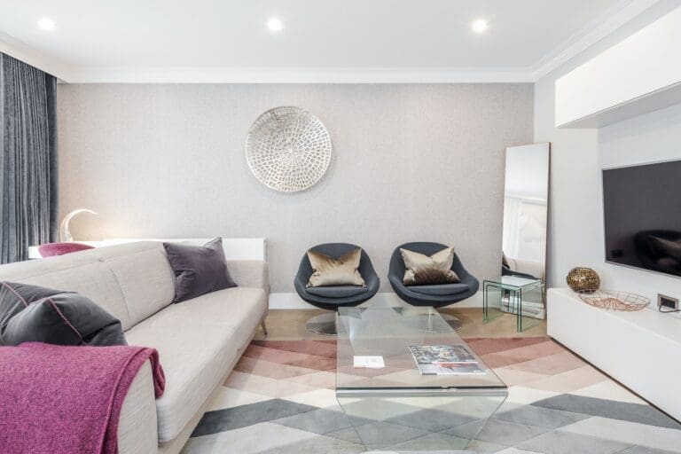 Rent Townhouse Sunshine Pride Mayfair