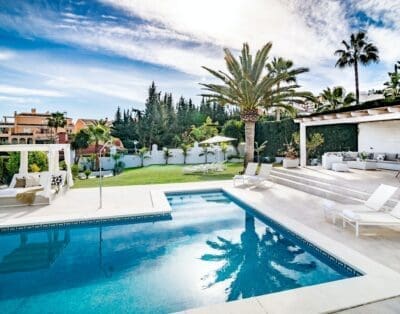 Rent Villa Aero Willow Spain