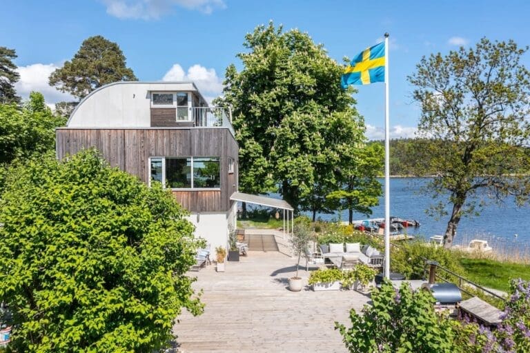 Rent Villa Antique Lucky Stockholm
