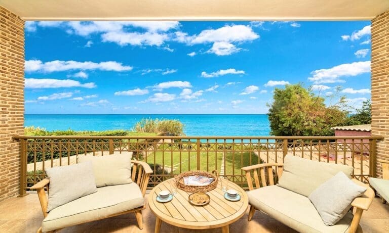 Rent Villa Arousing Honeylocust Greece