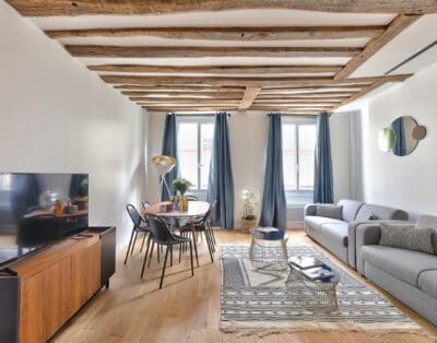 Rent Villa Ash Summer Paris