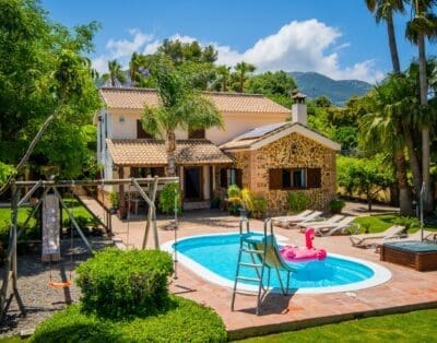 Rent Villa Bean Camphor Spain