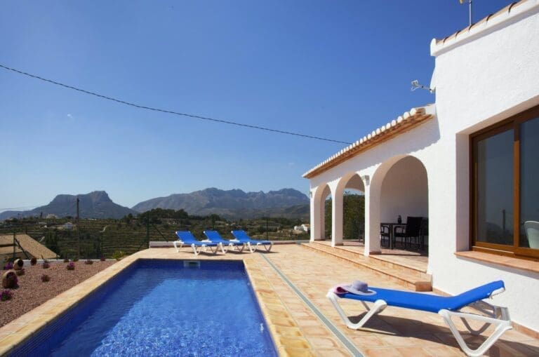 Rent Villa Bean Orangebark Spain