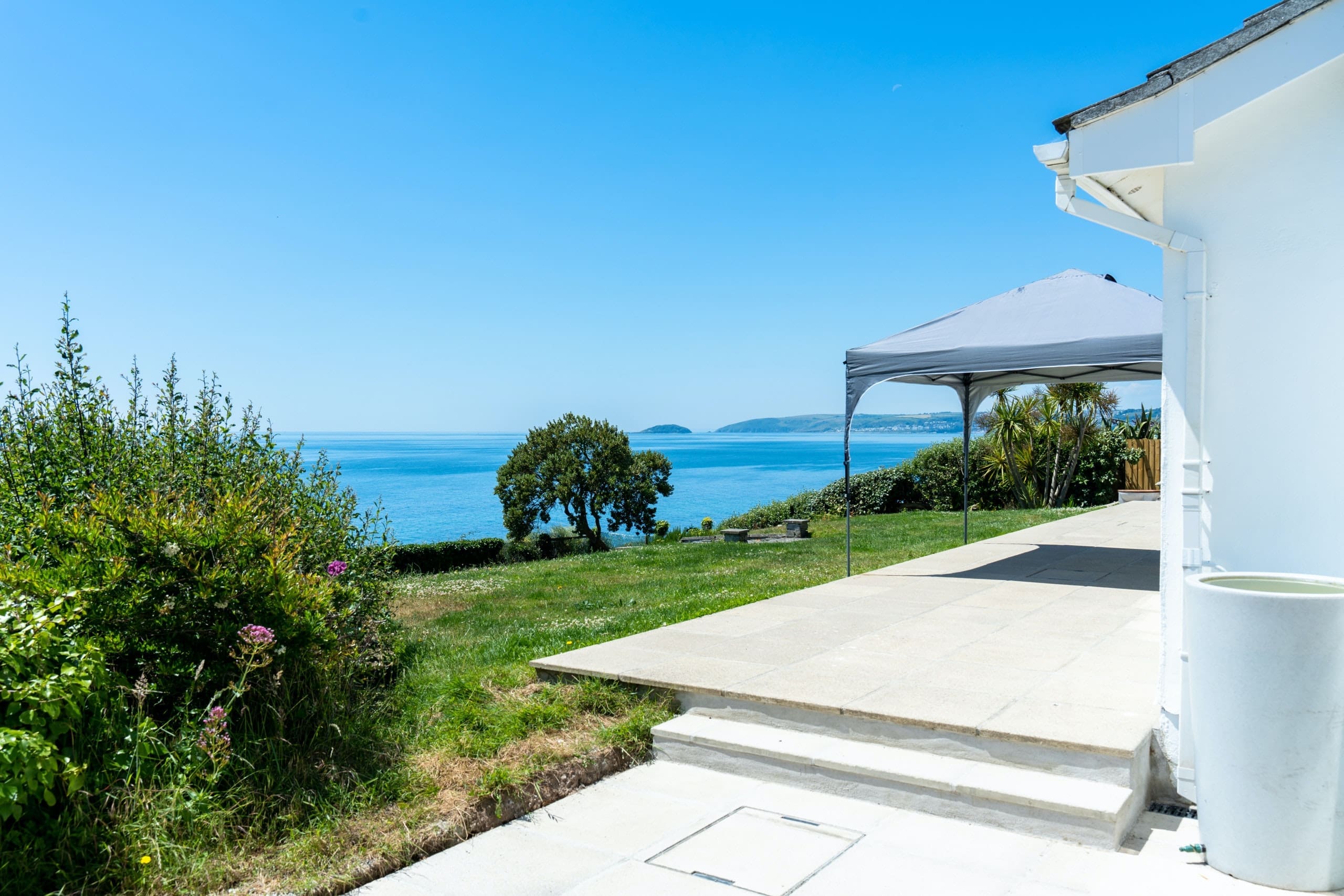 Rent Villa Black Hawthorn Cornwall