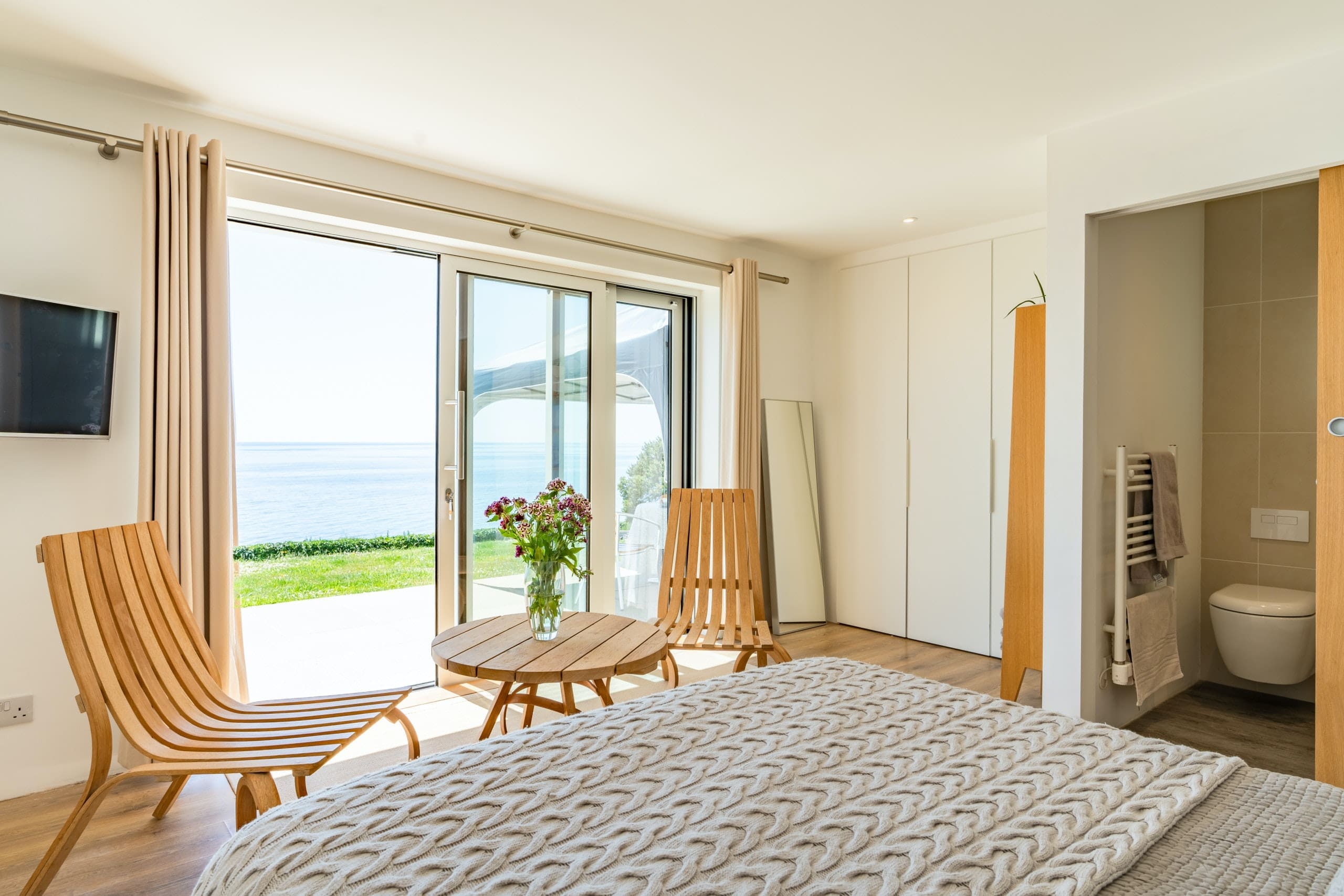 Rent Villa Black Hawthorn Cornwall