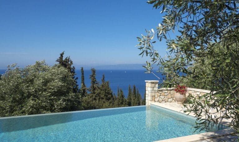 Rent Villa Blooming Gummy Greece