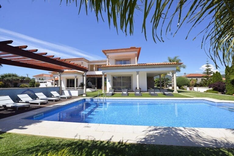 Rent Villa Bluetiful Reed Portugal