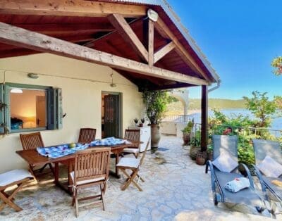 Rent Villa Burgundy Queen Greece