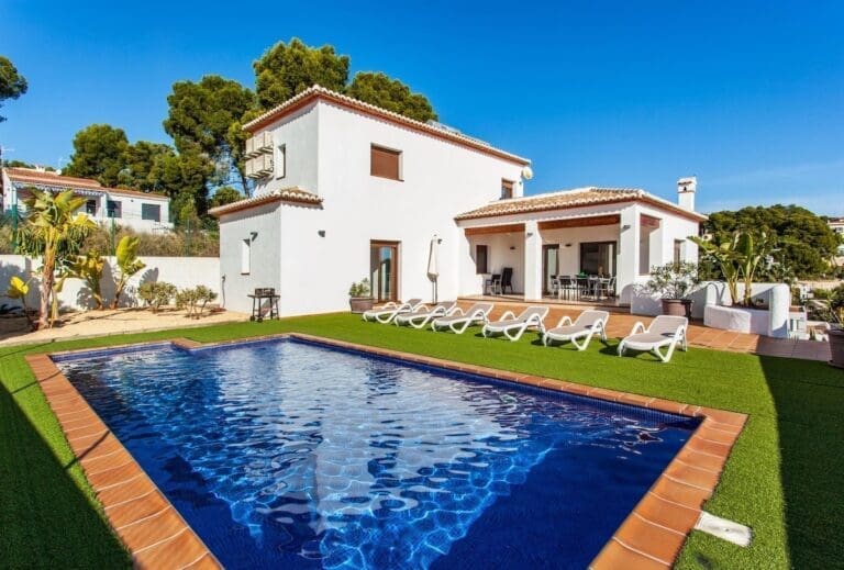 Rent Villa Buster Peppermint Spain