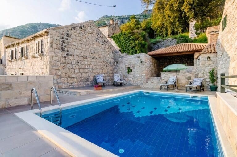 Rent Villa Buttons Admired Croatia