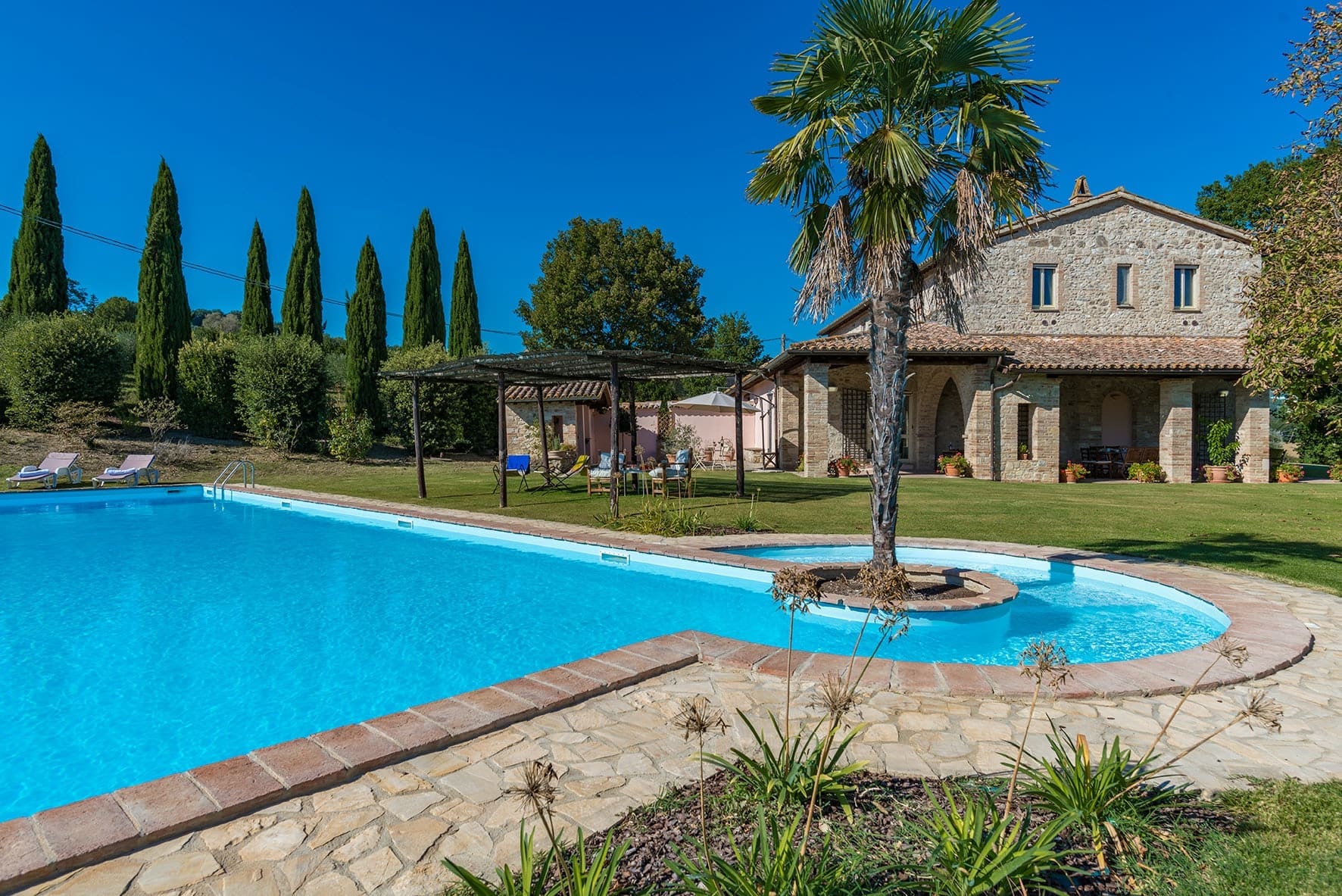 Rent Villa Carrot Coral Umbria