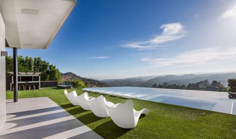 Rent Villa Celadon Poppy Beverly Crest