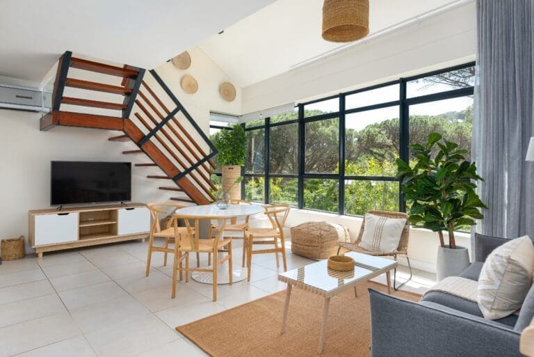 Rent Villa Chartreuse Daffodil South Africa