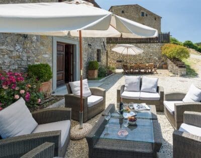 Rent Villa Chestnut Mist Tuscany