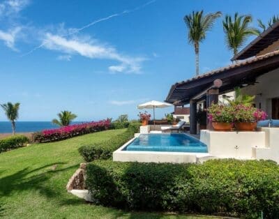 Rent Villa Claret Milktree Mexico