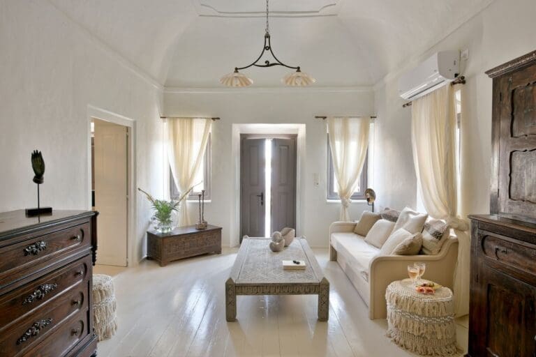 Rent Villa Claret Peony Santorini