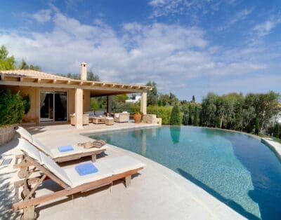 Rent Villa Columbia Pricklyash Peloponnese