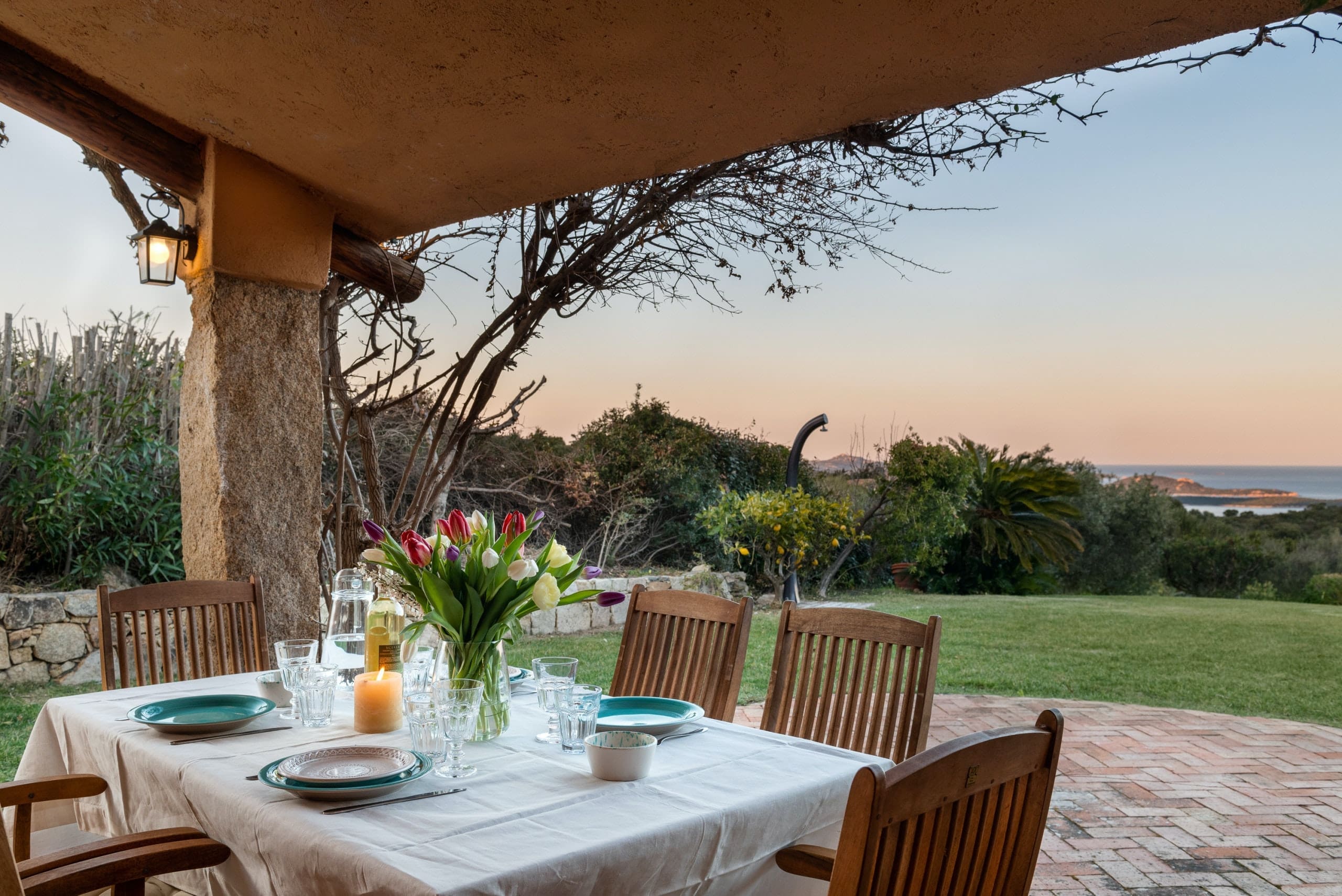 Rent Villa Cornflower Goyavier Sardinia