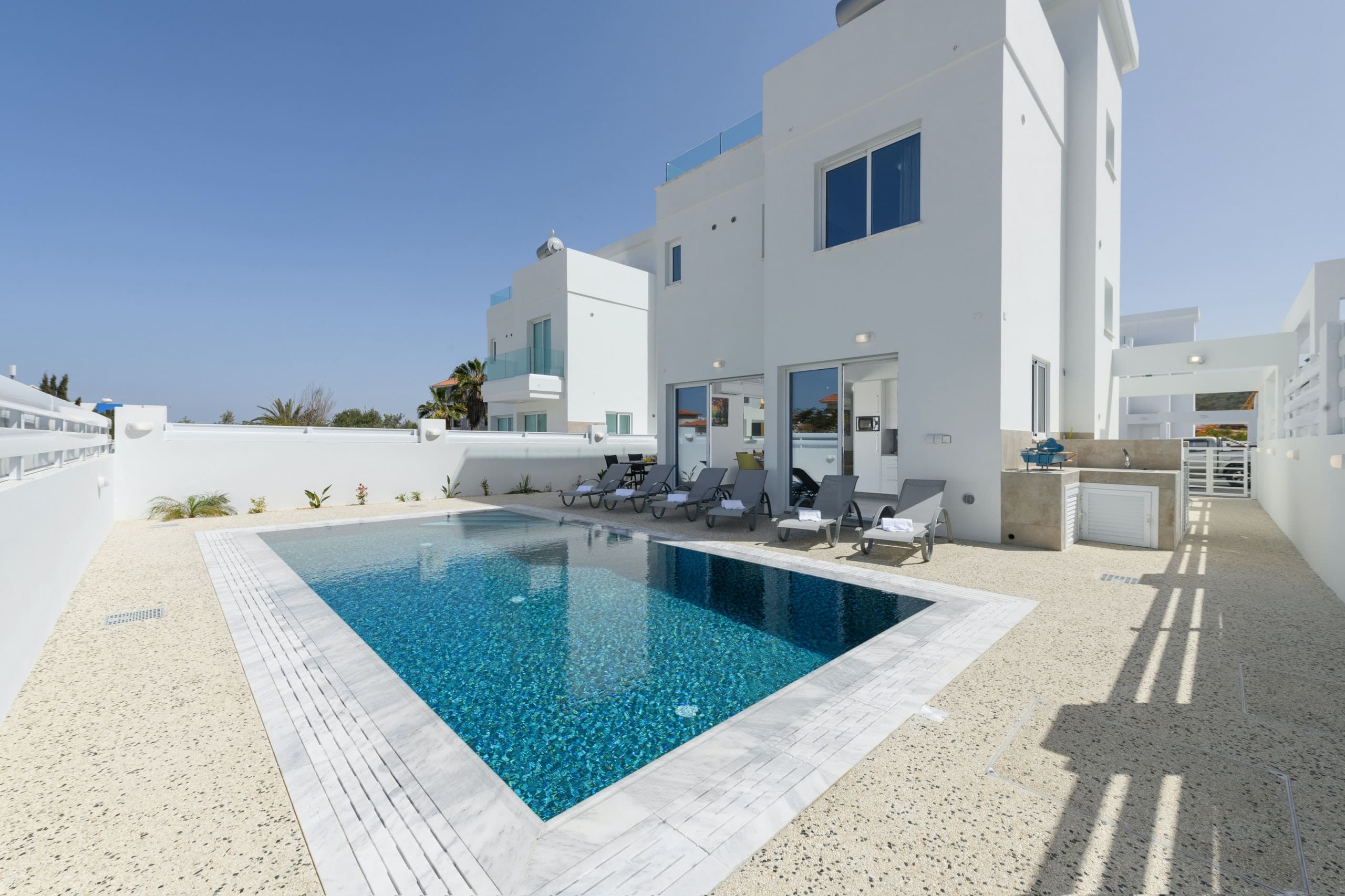 Rent Villa Cornflower Padauk Cyprus