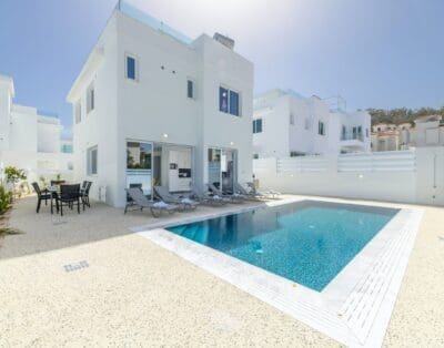 Rent Villa Cornflower Padauk Cyprus
