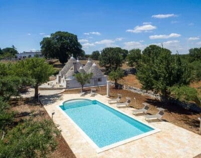 Rent Villa Cosmos Boxwood Puglia