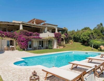 Rent Villa Crimson Cocopalm Sardinia