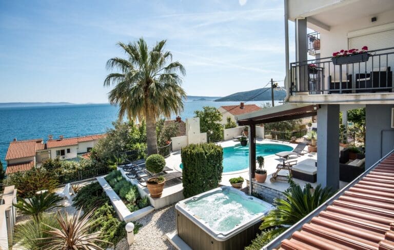 Rent Villa Cyclamen Morada Croatia