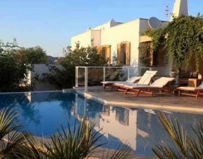 Rent Villa Dark Satin Greece