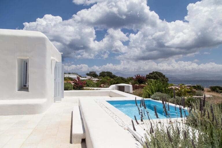 Rent Villa Deep Lichee Paros