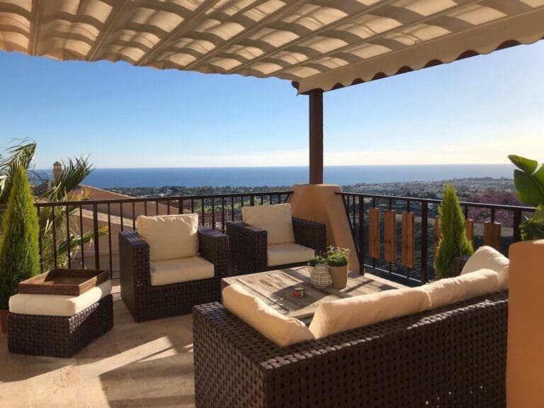 Rent Villa Defiantly Bottle Spain