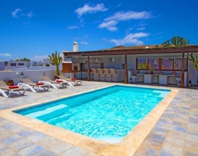 Rent Villa Deft Svelte Spain