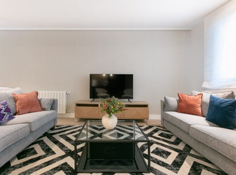 Rent Villa Didactic Papaya Madrid