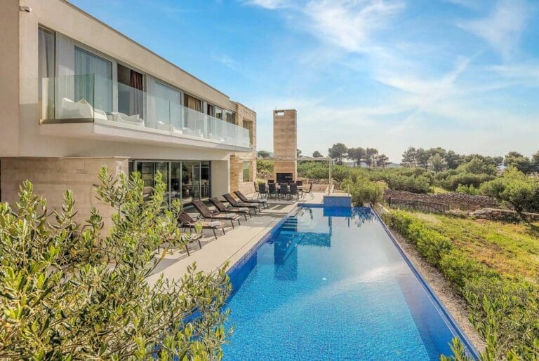 Rent Villa Eggshell Ming Croatia