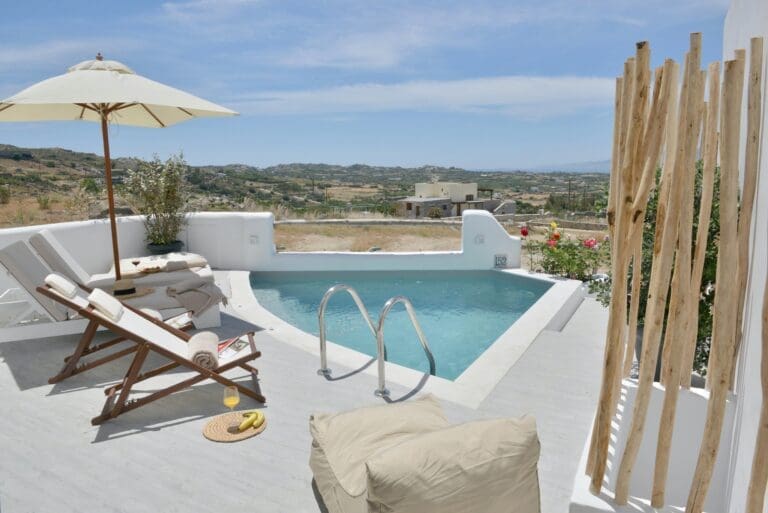 Rent Villa Fallow Lacquer Greece