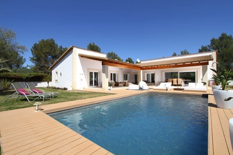 Rent Villa Familial Butterfly Balearic Islands