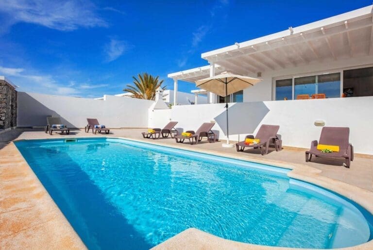 Rent Villa Fern Majus Lanzarote