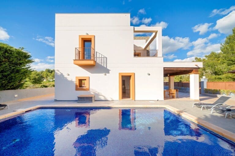 Rent Villa Fitting Polka Balearic Islands