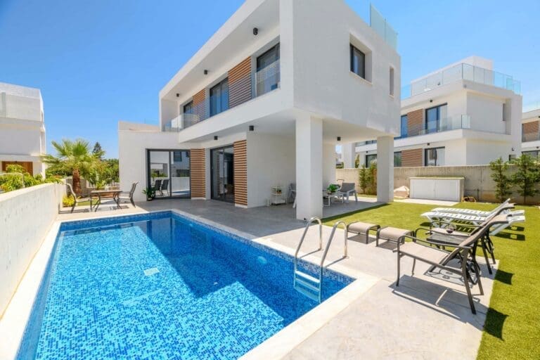Rent Villa Flame Beech Cyprus