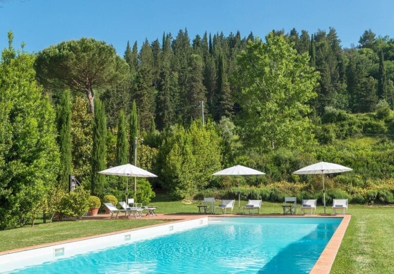 Rent Villa Flexible Brushholly Italy