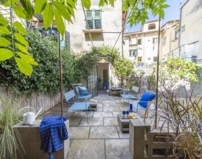 Rent Villa Floral Groundsel Florence