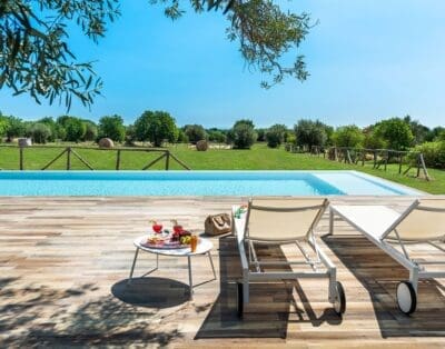 Rent Villa Fluorescent Canarywood Val di Noto