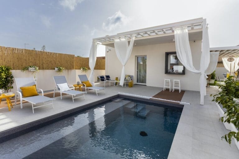 Rent Villa Golden Lisianthus Sicily