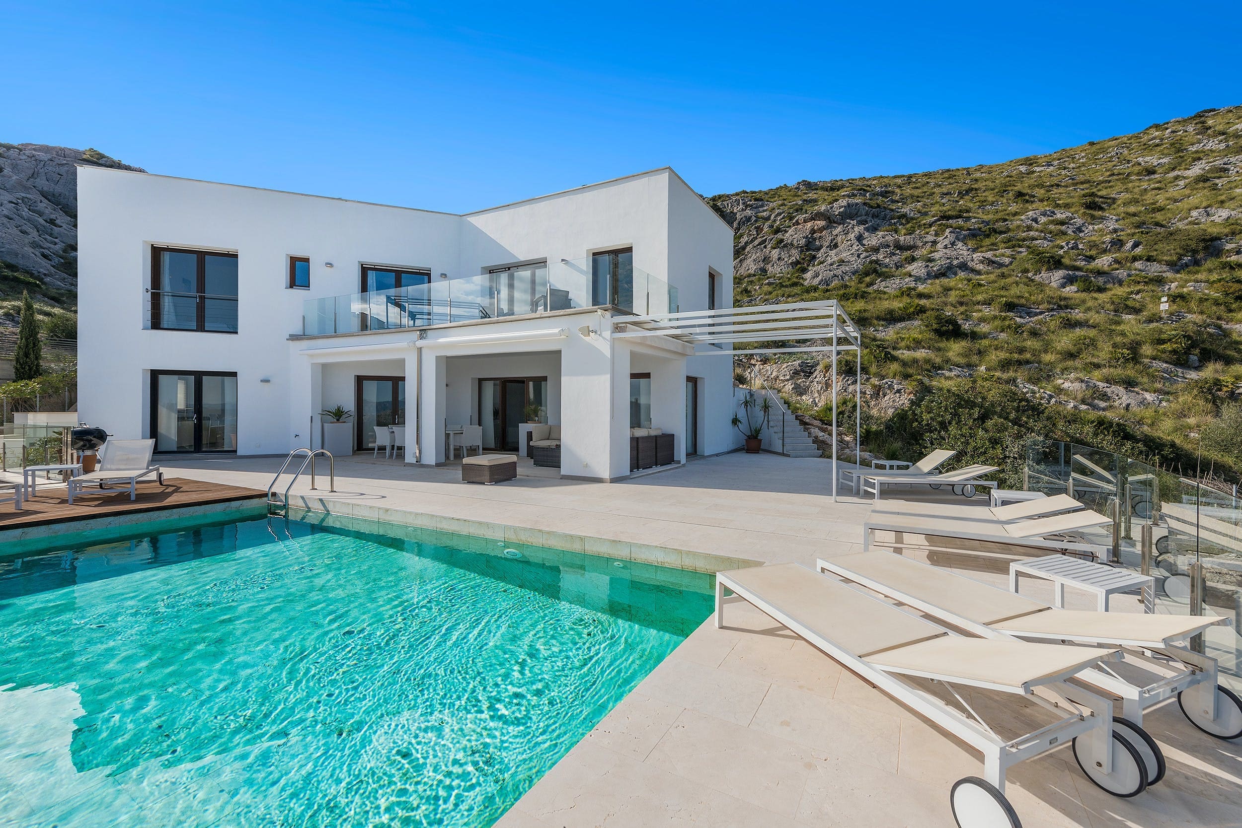 Rent Villa Greathearted Corydalis Balearic Islands