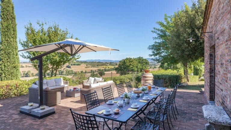 Rent Villa Green-Yellow Monkshood Tuscany