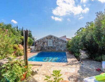 Rent Villa Happy-Go-Lucky Convivial Spain