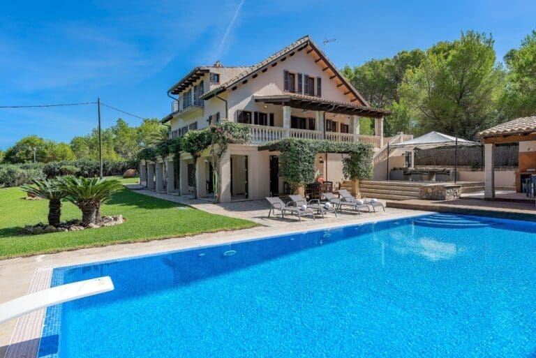 Rent Villa Harmless Meeko Balearic Islands