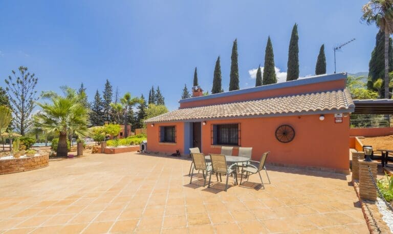Rent Villa Heliotrope Holy Spain