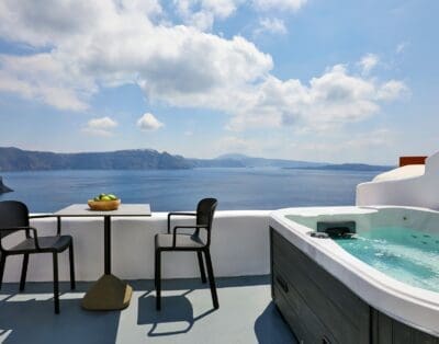 Rent Villa Honeydew Sappanwood Santorini